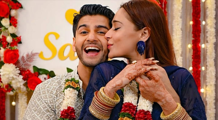 বিয়ে করলেন ‘বিগ বস’ খ্যাত সারা খান! বিয়ে করলেন ‘বিগ বস’ খ্যাত সারা খান!