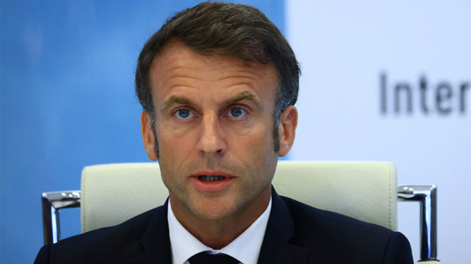 ফরাসি পার্লামেন্ট ভেঙে দিলেন ম্যাক্রোঁ