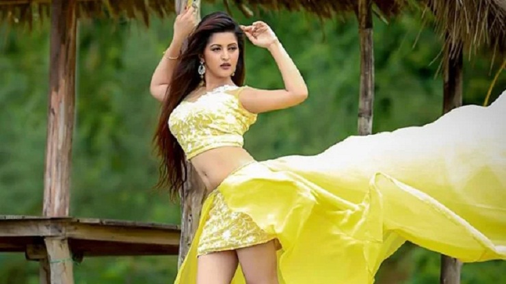 ডিসিপ্লিন জীবন যাপন করি, নামাজ ও মেডিকেশন করি : পরীমণি