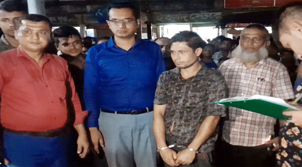 বাহুবলে মাদক কারবারি আটক