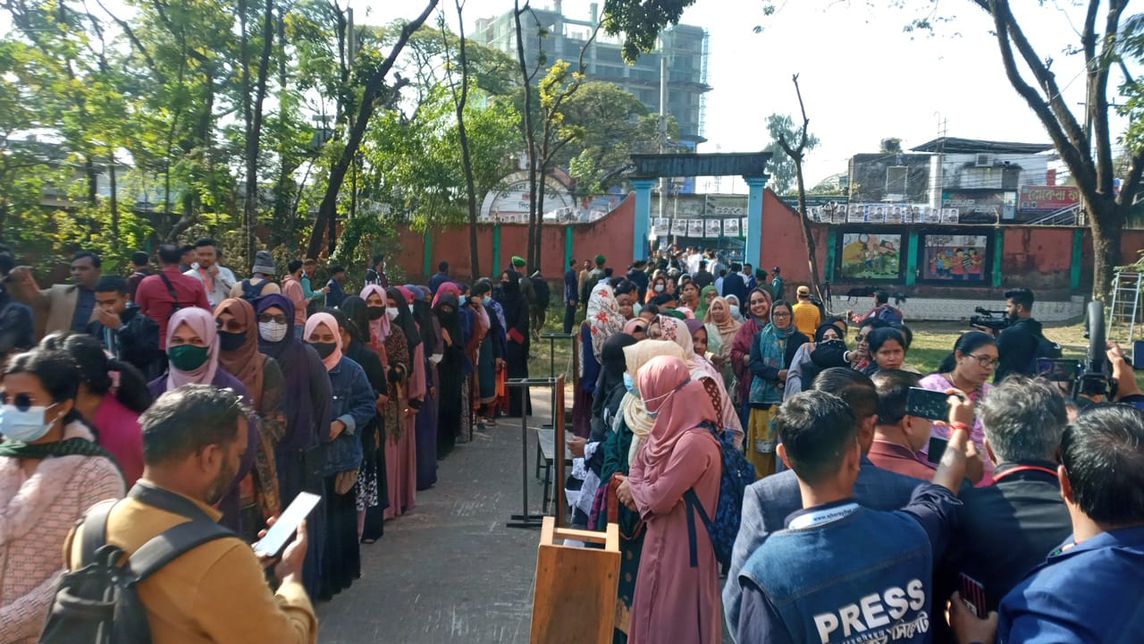 বেলা বাড়ার সাথে বাড়ছে ভোটারের উপস্থিতি