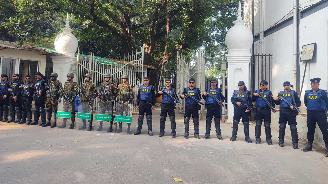 শেখ হাসিনার রায় ঘিরে ট্রাইব্যুনালে কড়া নিরাপত্তা