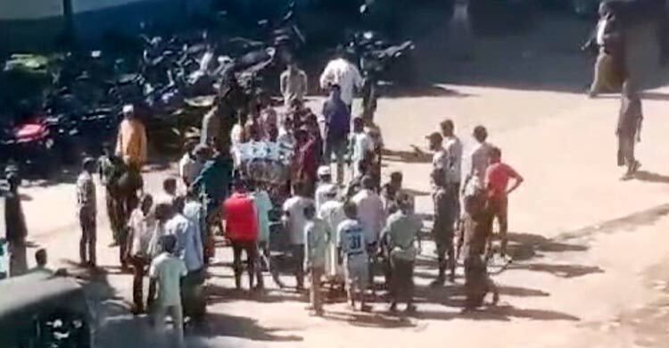 সুনামগঞ্জে আদালত প্রাঙ্গণ থেকে মামলার বাদীকে তুলে নেওয়ার অভিযোগ