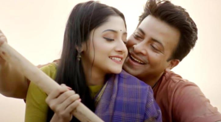 ফের আলোচনায় শাকিবের সঙ্গে পূজার প্রেমের গুঞ্জন