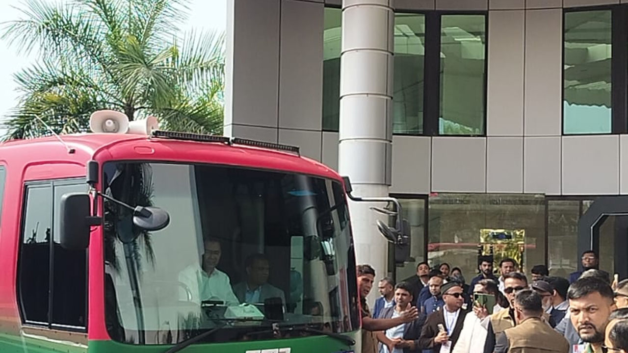 সমাবেশ শুরু, আসছেন তারেক রহমান