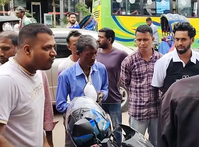 তেল না পেয়ে তাণ্ডব: পাম্পকর্মীকে মারধর ও বেঁধে নেওয়ার হুমকি, ভাইরাল ভিডিওতে তোলপাড়