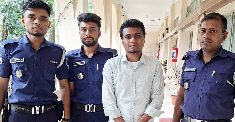 নিয়োগ পরীক্ষায় প্রক্সি, একমাসের কারাদণ্ড