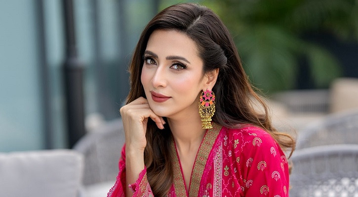 এবার &lsquo;টপ অ্যাঙ্গেলে ভিডিও&rsquo; বিতর্কে মুখ খুললেন মিম