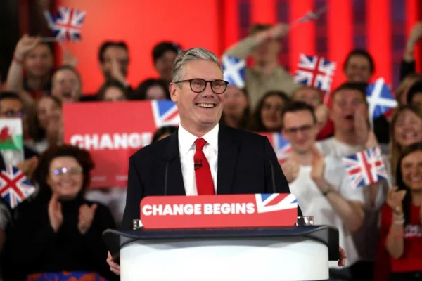 যুক্তরাজ্যে কনজারভেটিভদের ধসিয়ে লেবার পার্টির নিরঙ্কুশ জয়, প্রধানমন্ত্রী হচ্ছেন কিয়ার স্টারমার