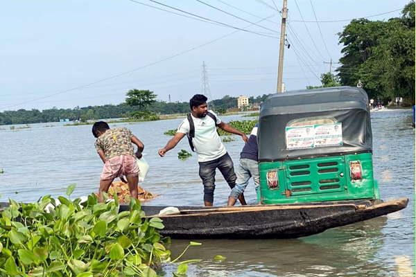 সিলেটের বন্যায় টালমাটাল জনজীবন 