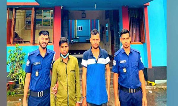 জৈন্তাপুরে ভারতীয় চিনিসহ আটক ২