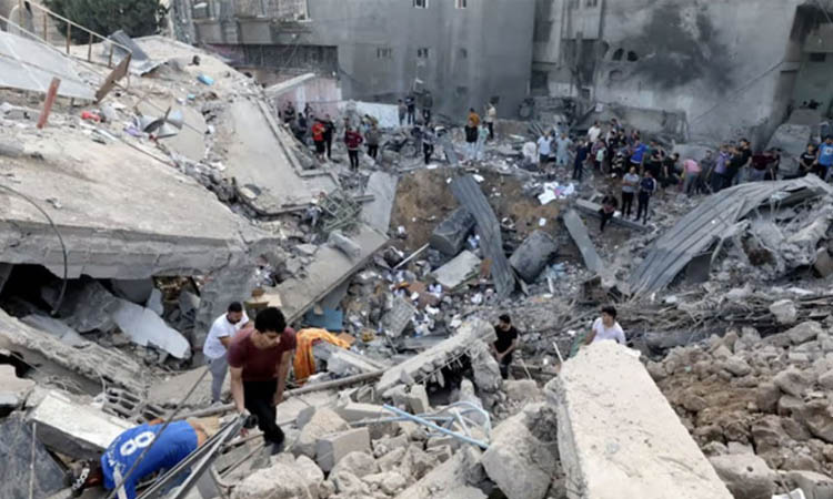 ইসরায়েলি হামলা একদিনে ৮২ ফিলিস্তিনি নিহত