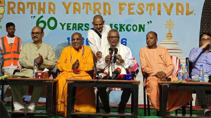 চা শ্রমিকদের জীবনমান উন্নয়নে সরকার কাজ করছে: প্রবাসী কল্যাণমন্ত্রী