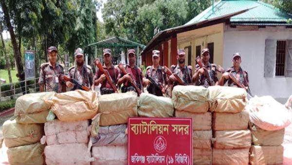জৈন্তাপুর-কানাইঘাট সীমান্তে ৭৮ লাখ টাকার চোরাচালানি পণ্য জব্দ
