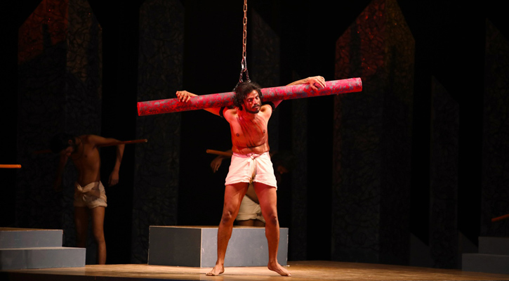 ঢাকা ও যশোর মঞ্চে আসছে &lsquo;ক্রীতদাসের হাসি&rsquo;