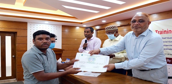 বিশ্ববিদ্যালয়ের কার্যক্রমের গুণগত মান বৃদ্ধিতে গুরুত্বপূর্ণ অফিস ব্যবস্থাপনা ও শৃঙ্খলা : সিকৃবি ভিসি