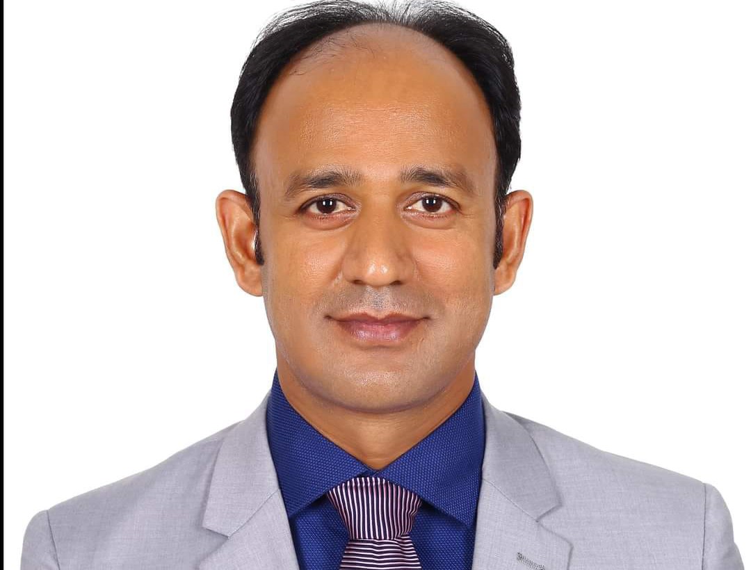 বিপুল ভোটের ব্যবধানে ব্যারিস্টার সুমনের জয়