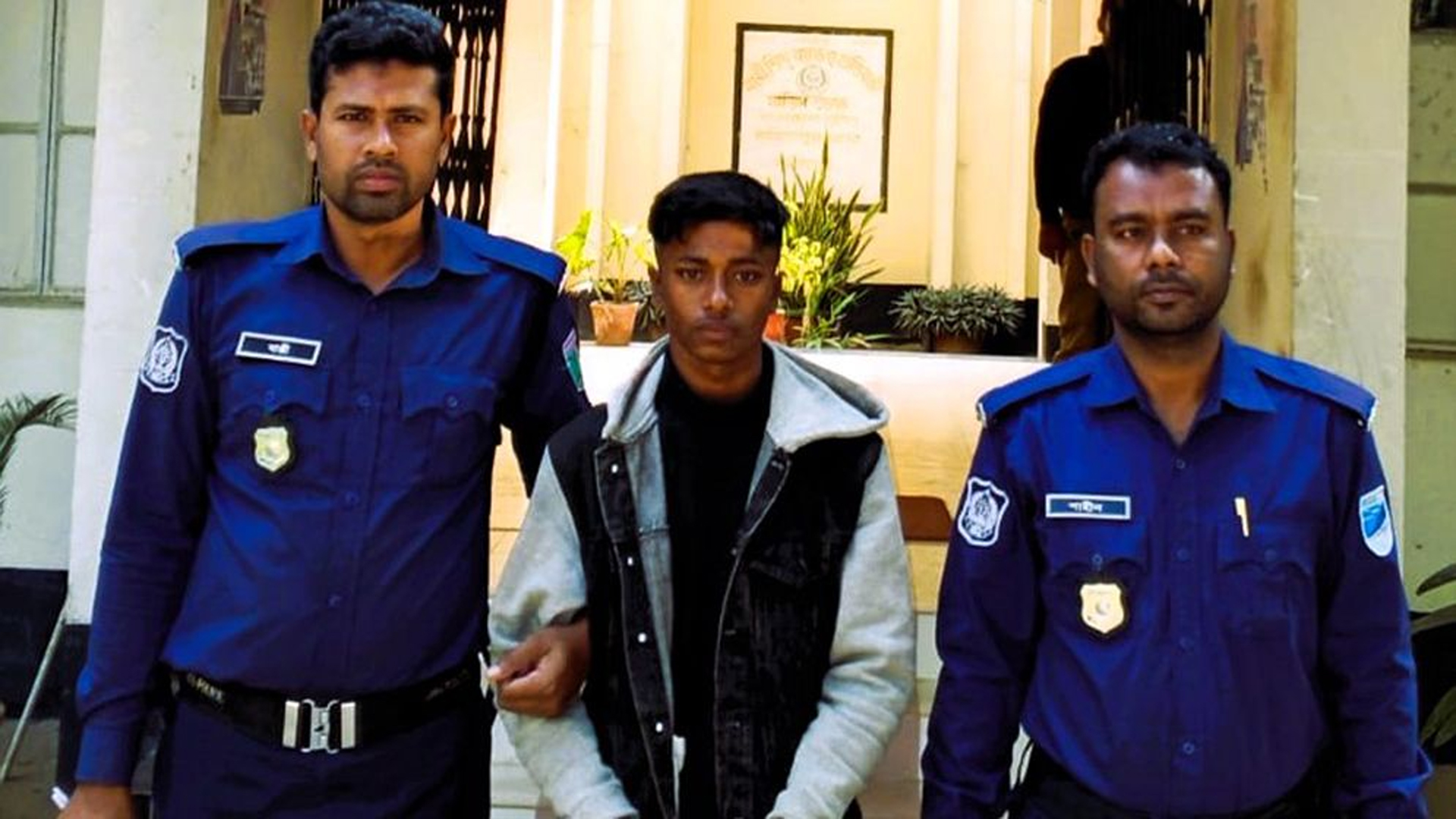 তাহিরপুরে শুঁটকির চালান চুরির ঘটনায় মামলা, গ্রেফতার ১