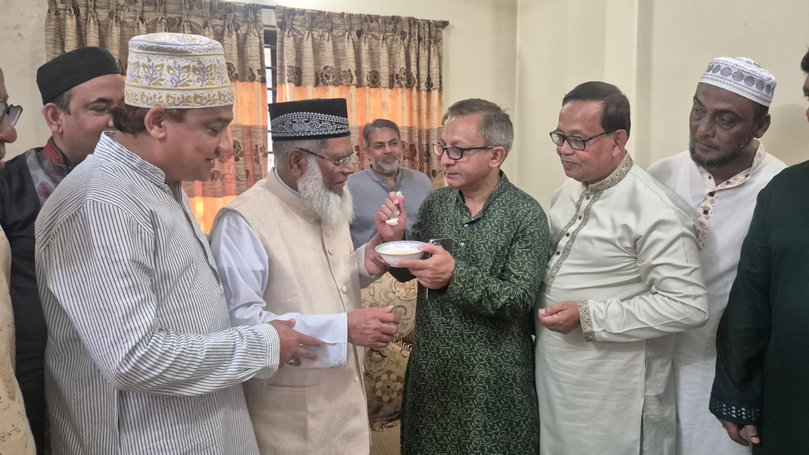 খন্দকার মুক্তাদির&ndash;মাওলানা হাবিবের সৌহার্দ্যপূর্ণ সাক্ষাৎ: মিষ্টি নিয়ে শুভেচ্ছা বিনিময়