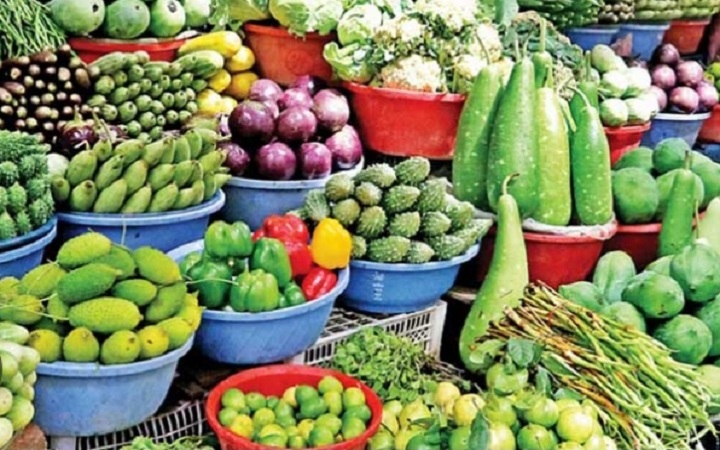 নাগালের বাইরে সবজির দাম, বিপাকে নিম্নআয়ের মানুষ