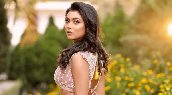 কার প্রেমে মজেছেন শাকিবের &lsquo;প্রিয়তমা&rsquo; ইধিকা?