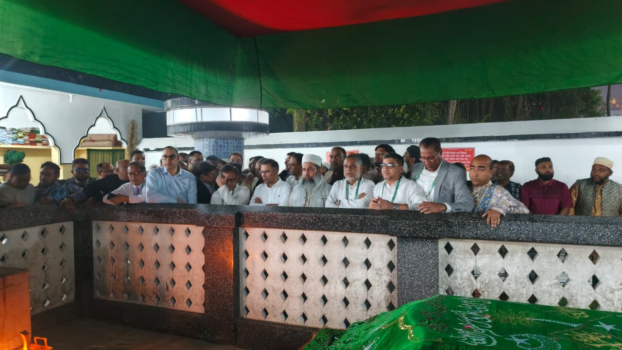 শাহজালাল মাজার জিয়ারত করলেন তারেক রহমান