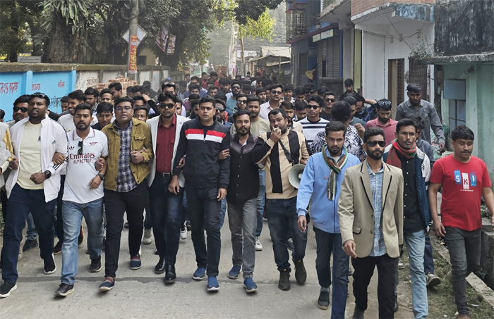শেরপুর-২ আসনে ইঞ্জিনিয়ার ফাহিম চৌধুরীর পক্ষে ছাত্রদলের বর্ণাঢ্য মিছিল