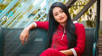 এক বছর পর কাজে ফিরছেন শারমিন আঁখি