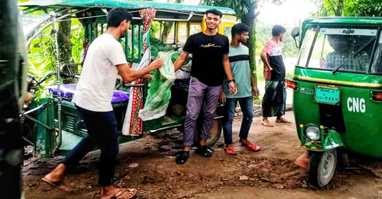 দোয়ারাবাজারে রাস্তা সংস্কার করছে শিক্ষার্থীরা
