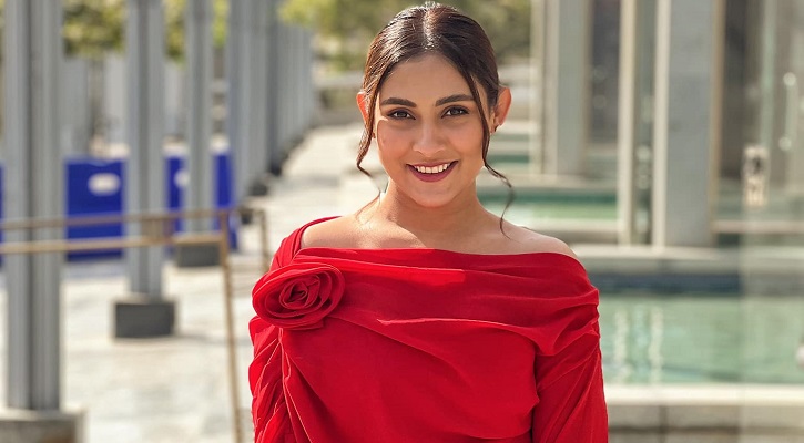 নতুন বছরে নতুন বার্তা দিলেন মেহজবিন