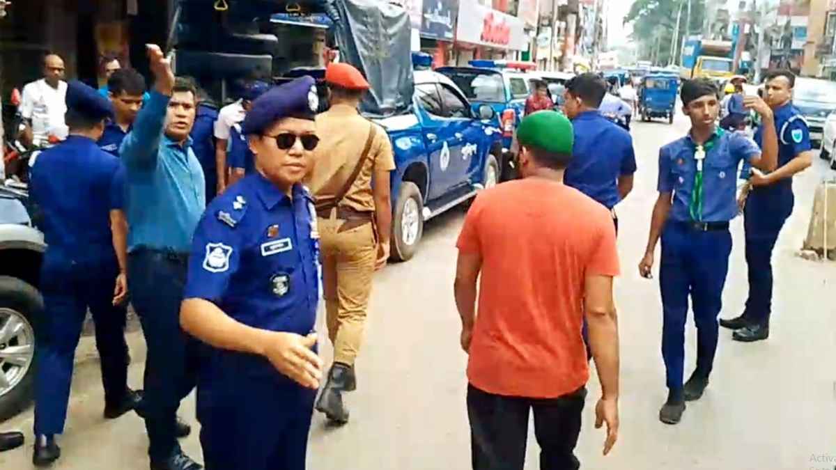 মৌলভীবাজার এক সপ্তাহ পর রাস্তায় ট্রাফিক পুলিশ