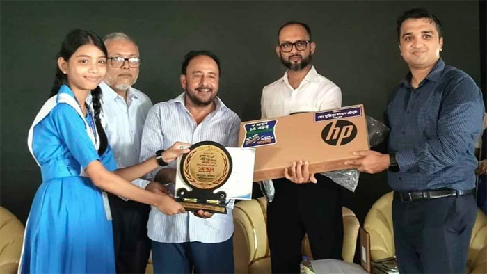 শ্রীমঙ্গলে বইপড়া প্রতিযোগিতায় ল্যাপটপ জিতল ৮ শিক্ষার্থী