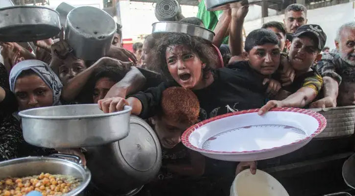 গাজায় অনাহারে আরও ১০ মৃত্যু, হামলায় নিহত ১০০