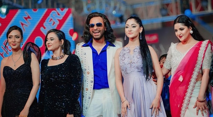 ঢাকার পর বন্দর নগরীতে র&zwnj;্যাম্পে হাঁটবেন তারকারা