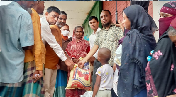 শায়েস্তাগঞ্জ পৌরসভায় ৯ ওয়ার্ডে ভিজিএফ সাড়ে চার হাজার পরিবাররে চাল বিতরণ