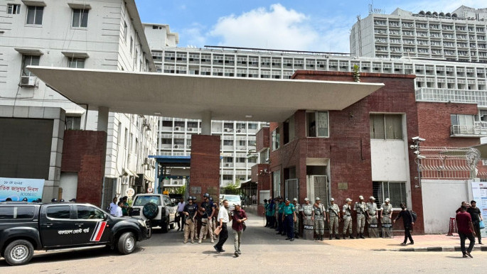 প্রশাসনিক সিদ্ধান্ত বাস্তবায়নে কঠোর হচ্ছে সরকার