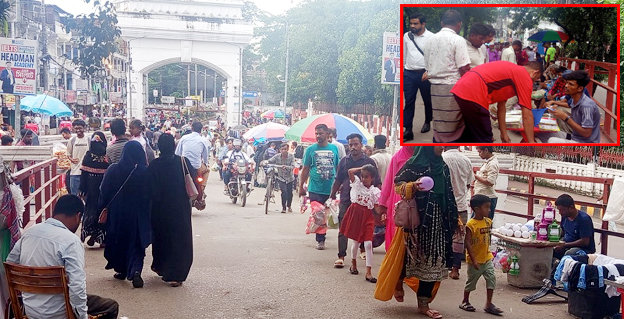 হকারদের দখলে কিনব্রিজ, দুর্ভোগে পথচারীরা