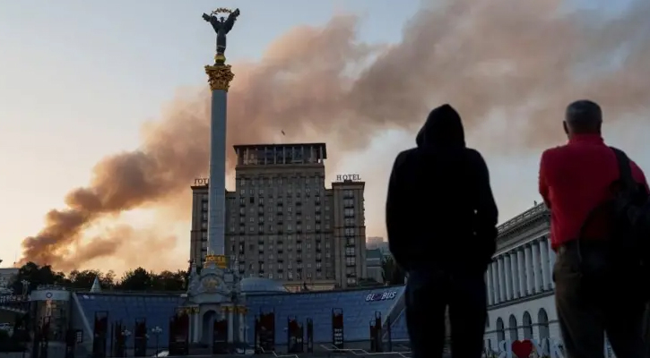 প্রথমবারের মতো ইউক্রেনের গুরুত্বপূর্ণ সরকারি ভবনে রাশিয়ার হামলা