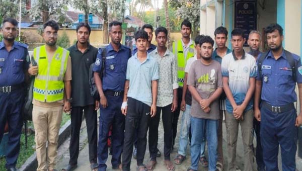 শাল্লায় &lsquo;জয় বাংলা, জয় বঙ্গবন্ধু&rsquo; স্লোগানে মিছিল, সাত কিশোর কারাগারে