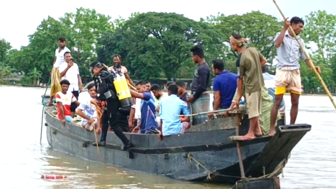 ২৯ ঘণ্টায়ও খোঁজ মেলেনি নৌকাডুবিতে নিখোঁজ মা-মেয়েসহ তিনজনের