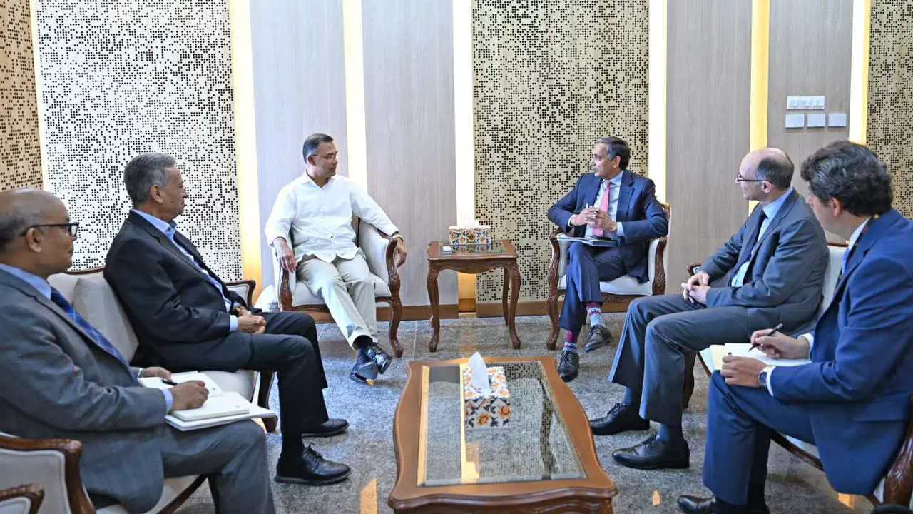 প্রধানমন্ত্রীর সঙ্গে আইএমএফ পরিচালকের বৈঠক