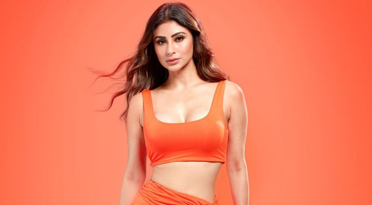 চেহারা নিয়ে কটূক্তির কড়া জবাব দিলেন মৌনি