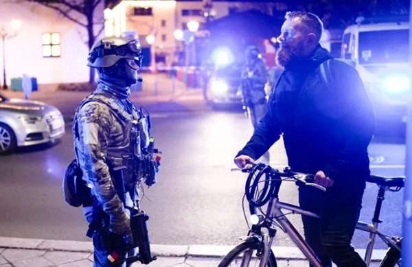 জার্মানিতে ক্রিসমাস মার্কেটে গাড়ি হামলা, হতাহত অর্ধশতাধিক