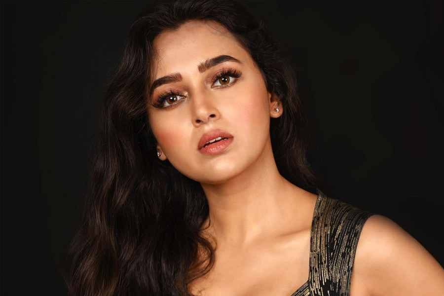 বিয়ের ঘোষণার পরও ভেঙে গেল তেজস্বীর প্রেম!