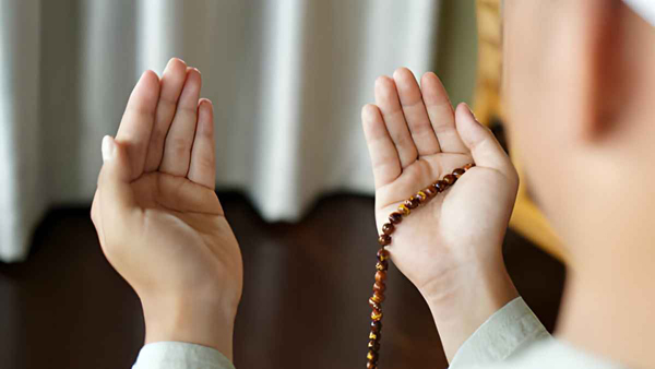 মৃত মা বাবার জন্য যেভাবে ইস্তেগফার করবেন