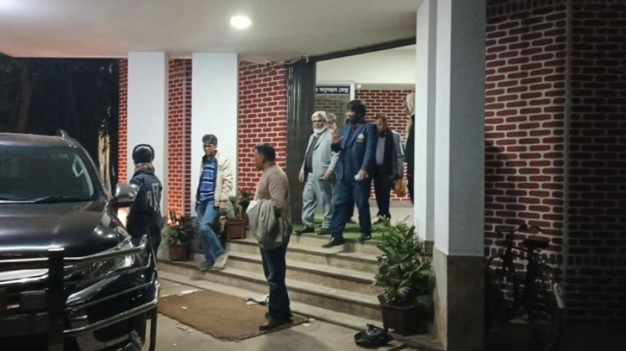 মধ্যরাতে মুক্ত হলেন ভিসি-প্রোভিসি-ট্রেজারার