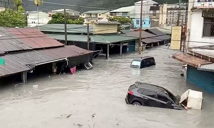 তাইওয়ানে  সুপার টাইফুন রাগাসার আঘাতে নিহত ১৪, নিখোঁজ ১২৪