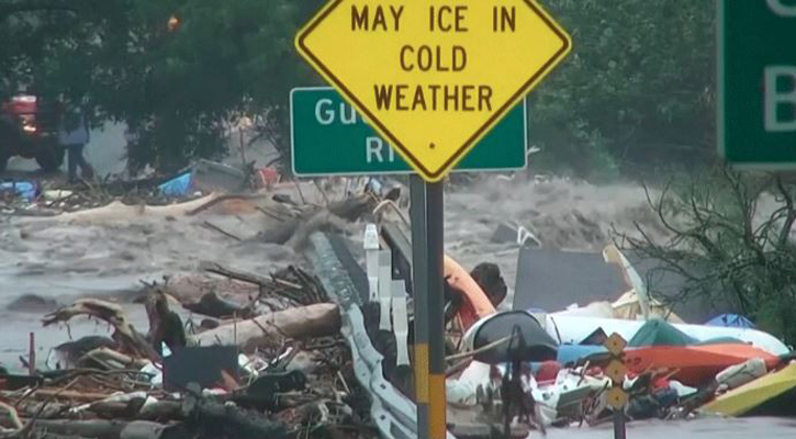 টেক্সাসে হঠাৎ ভয়াবহ বন্যায় ২৪ জনের মৃত্যু, বহু শিশু নিখোঁজ