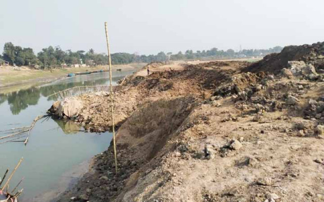 সুনামগঞ্জে বাঁধে ভাঙন
