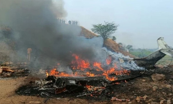 অবতরণের সময় উড়োজাহাজ বিধ্বস্ত, মহারাষ্ট্রের উপমুখ্যমন্ত্রীসহ নিহত ৪